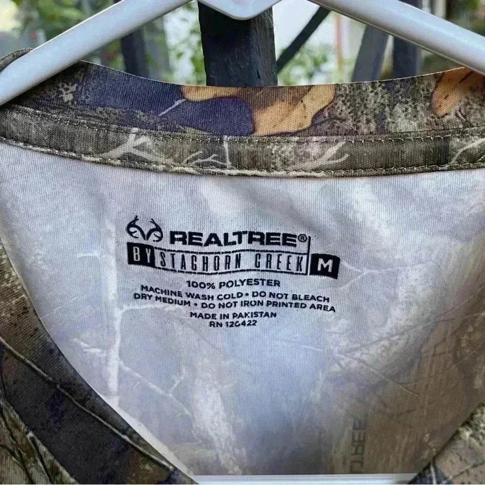 Tree camp Realtree polyester tee. - Picture 4 of 4